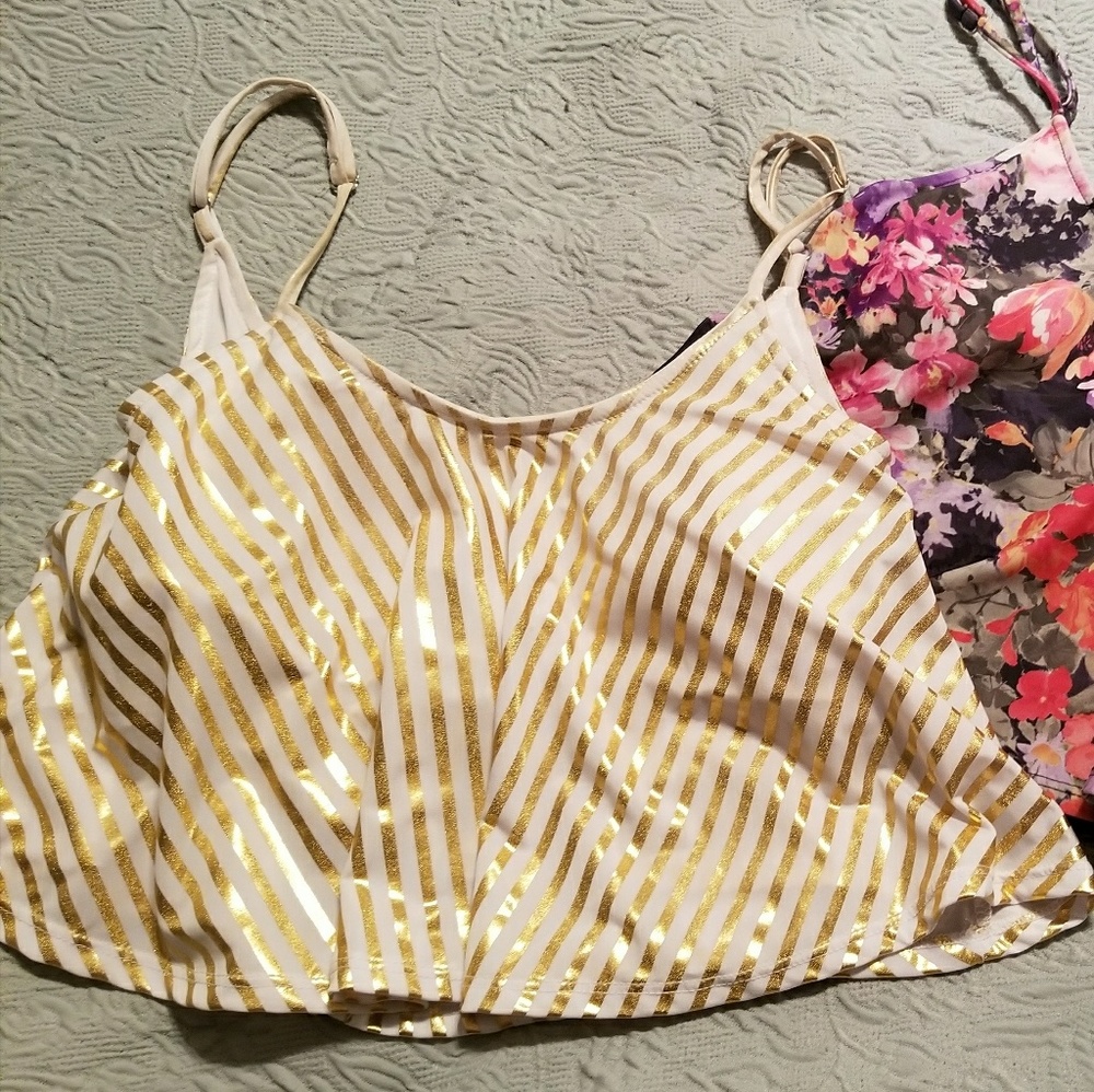 Small Kortni Jeane Swing Top